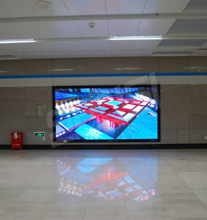 上海8號(hào)線虹口足球場(chǎng)