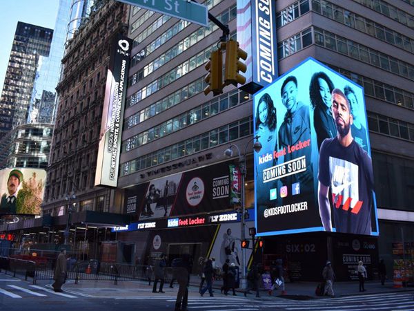 美國(guó)紐約時(shí)代廣場(chǎng)百老匯室外led全彩顯示屏
