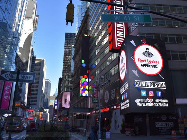 美國(guó)紐約時(shí)代廣場(chǎng)百老匯led室外全彩顯示屏