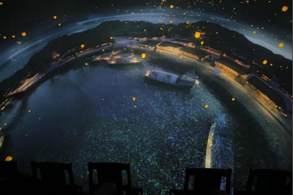 虹橋球幕影院:觀眾“穿過虹橋,球幕的影片將會轉為夜景