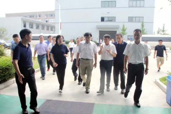 浙江省委常委、常務副省長馮飛到三思調研