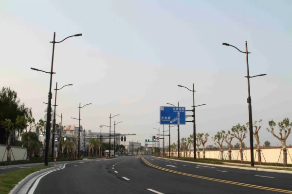 進(jìn)博會周邊LED陶瓷模塊化路燈