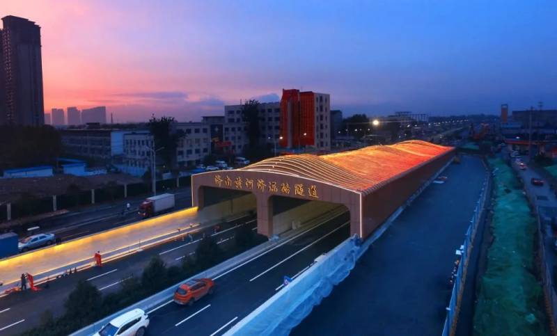 濟南黃河濟濼隧道模條屏