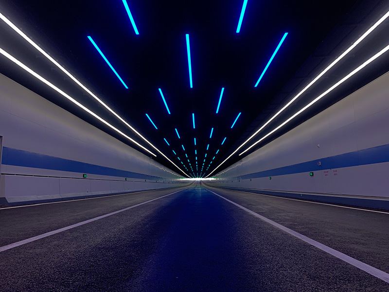 智能隧道燈,實現車距感應,動態調光,提升行車安全系數