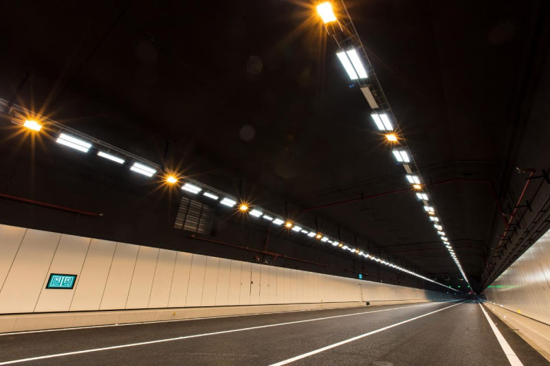 升級,隧道照明,隧道專用燈,打造明亮,舒適,安全,隧道通行環境