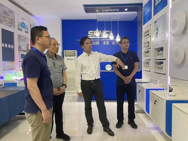 紐約時(shí)代廣場(chǎng),進(jìn)博會(huì),這家,LED全球領(lǐng)軍,民營(yíng)企業(yè),贏的奧秘